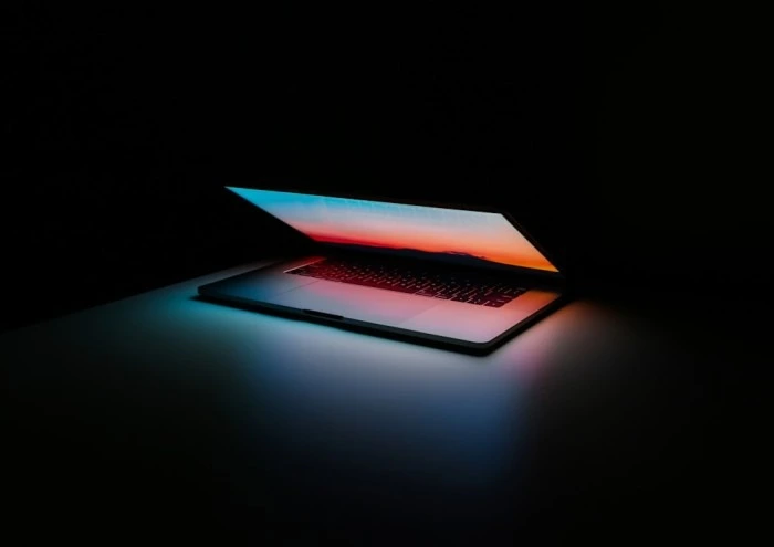 High-performance gaming laptop hardware optimization and thermal servicing